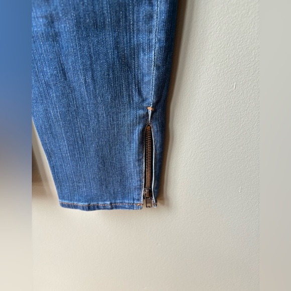 Like New! Madewell 9" High-Rise Skinny Jeans in Bonita Wash: Side-Slit Edition - Picture 9 of 9